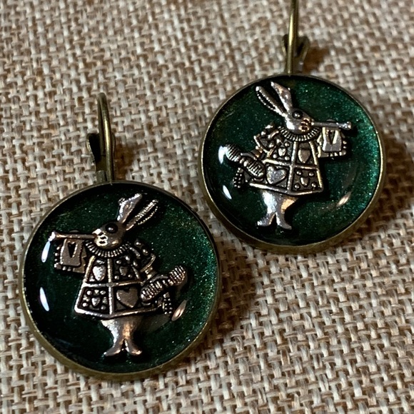 Alice In Wonderland Earrings French Levers New Handmade - Picture 2 of 7